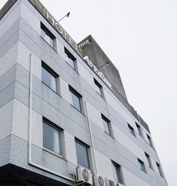 lobby, exterior, bath