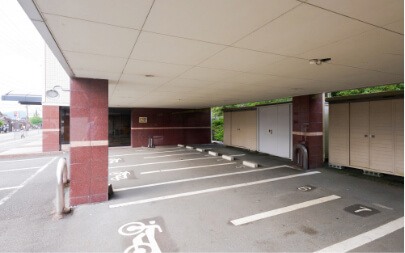 （屋根付き）お客様専用駐車場
